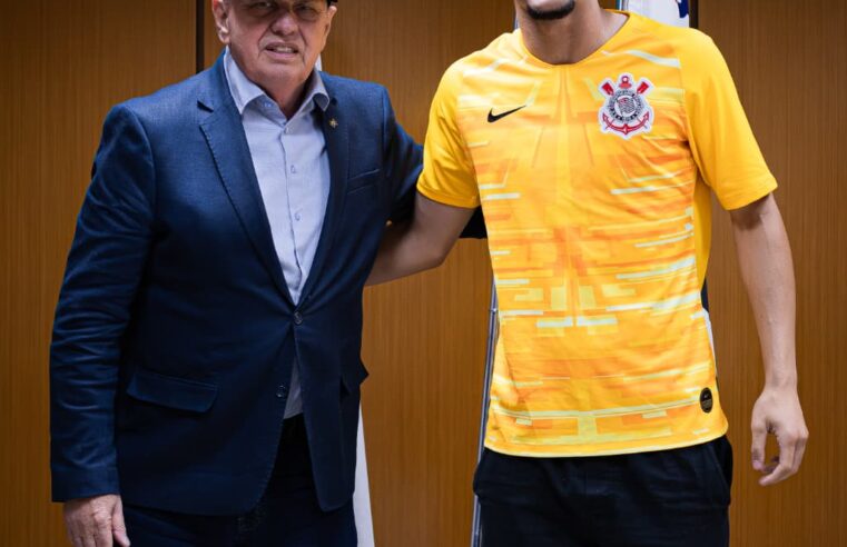 Corinthians renova contrato do goleiro Matheus Corrêa até 2028