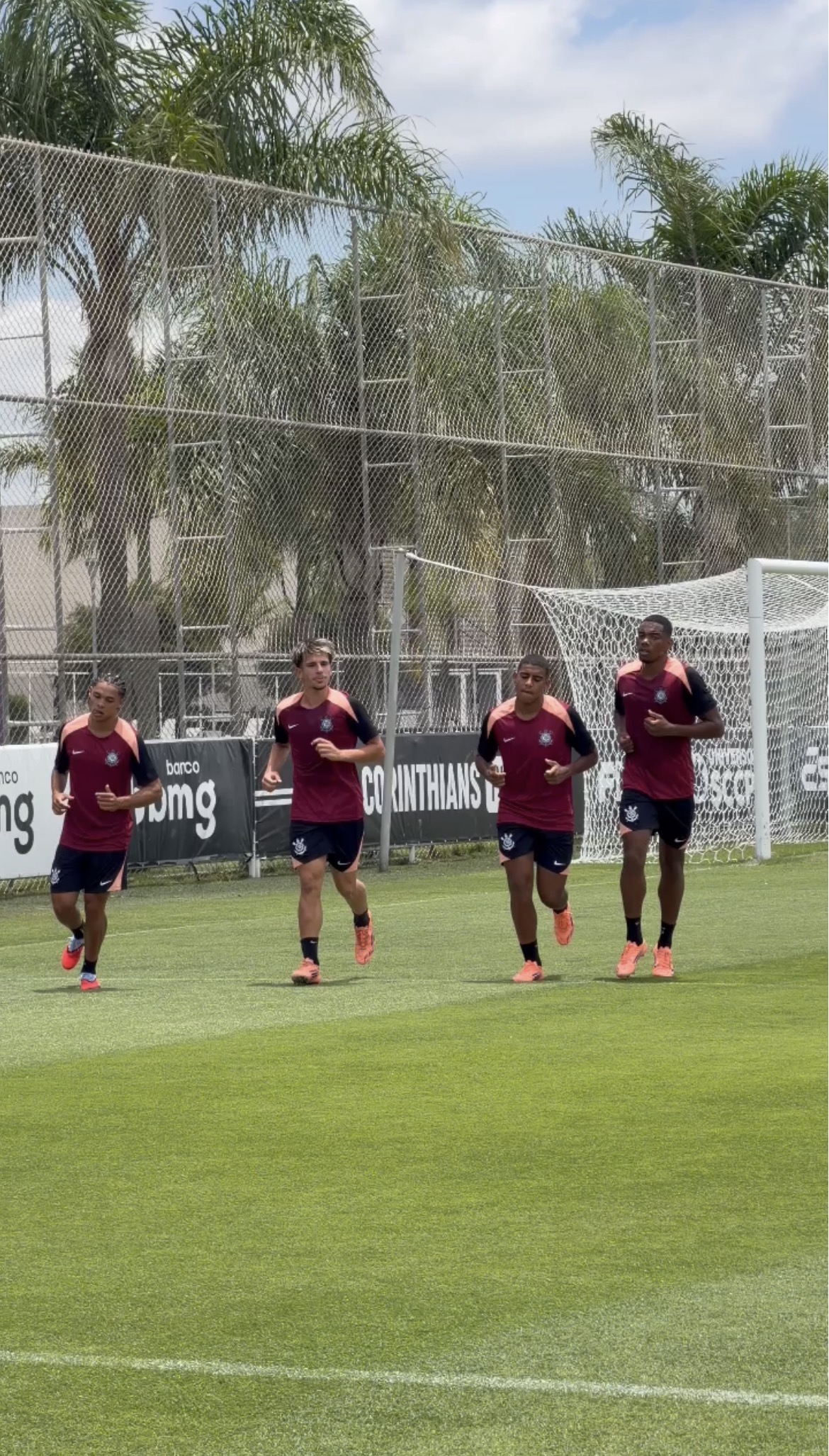 Lucca Caramico treina com o profissional antes de mudanças no elenco da Copinha