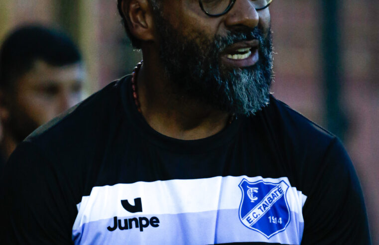 Filho do Terrão estreia na A2 como treinador