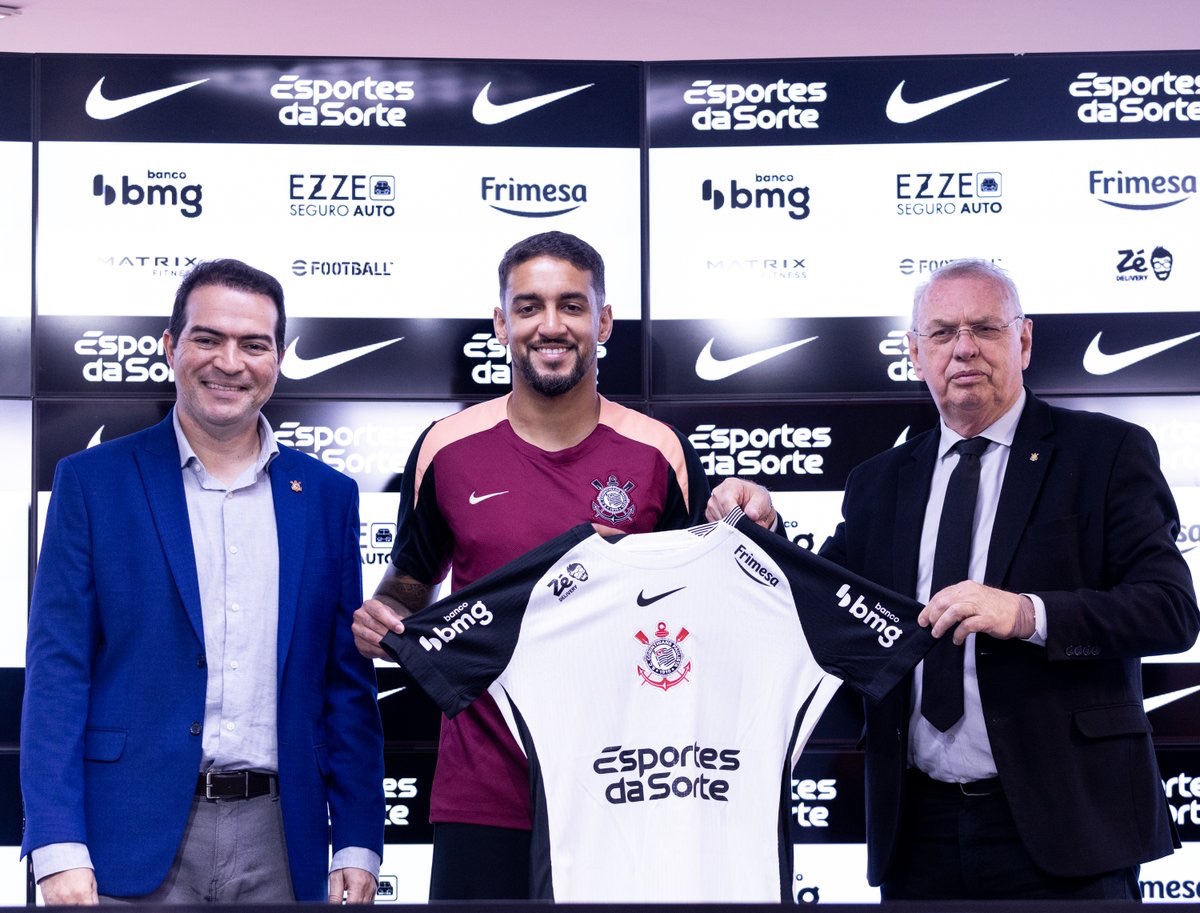 Filho do Terrão, Matheus Pereira é apresentado e reforça maturidade em retorno ao Corinthians