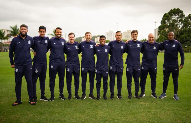 Corinthians promove integração com treinadores das categorias iniciais no CT Joaquim Grava
