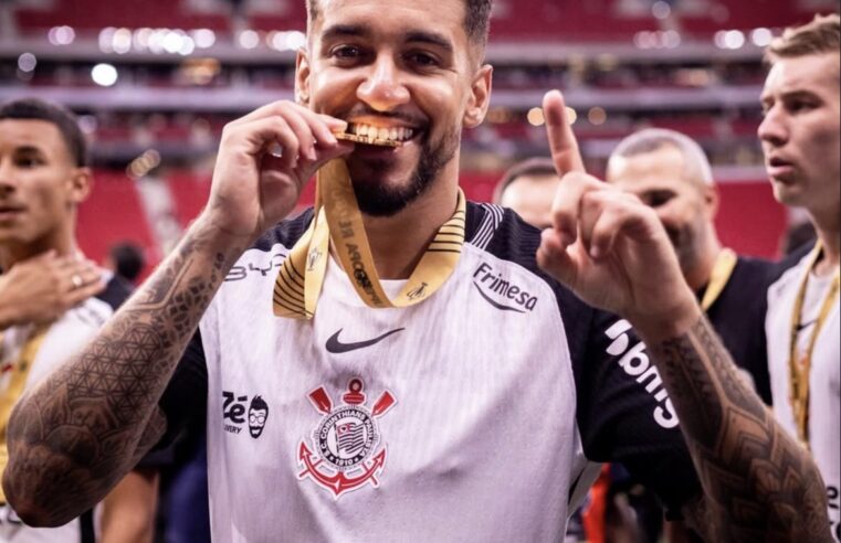 Matheus Pereira volta a ser campeão pelo Corinthians após 11 anos